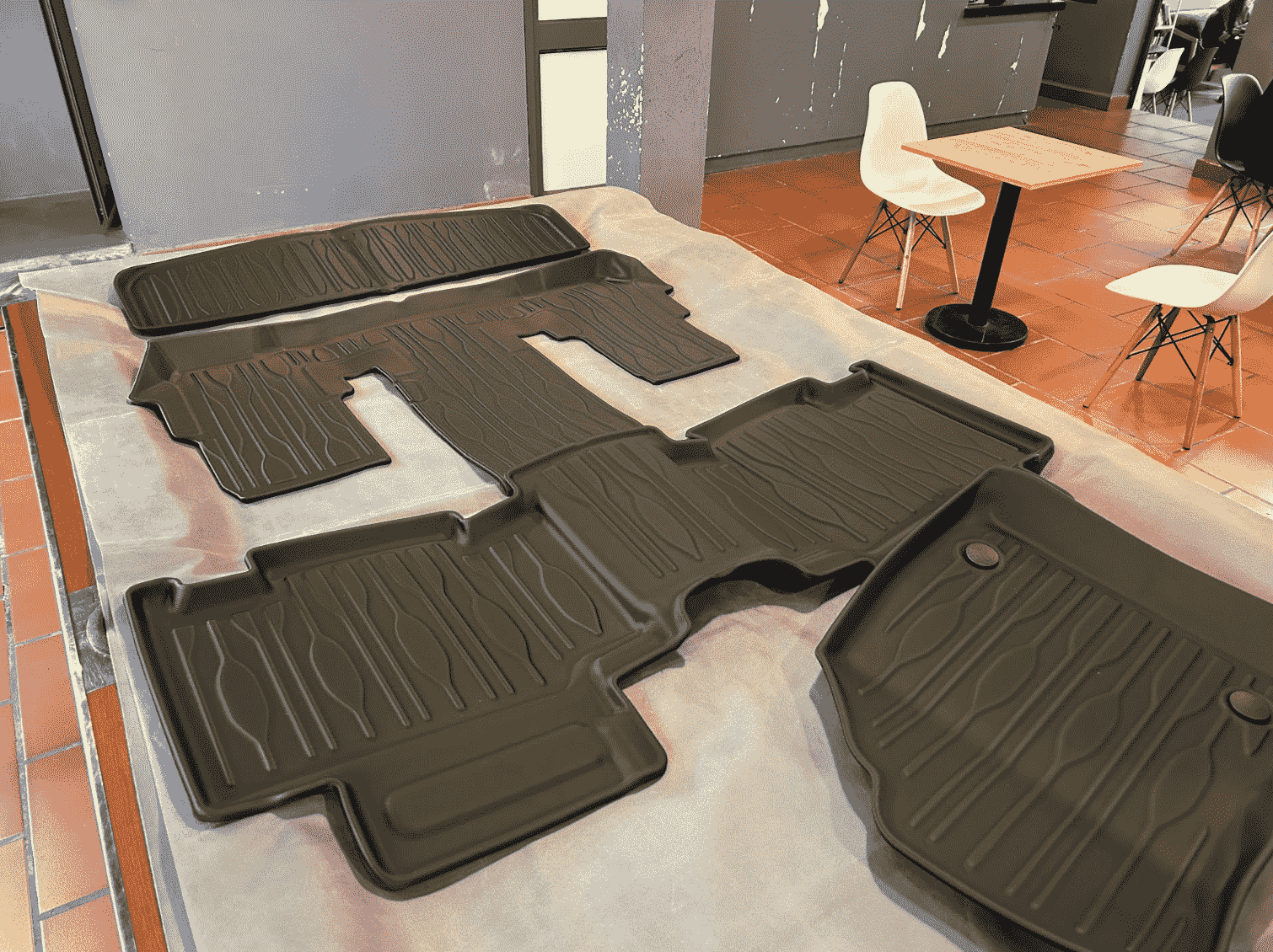 Xevaban.com ở 214 Giải Phóng là đơn vị chuyên cung cấp phụ kiện oto, đồ chơi oto, đồ chơi M6, phụ kiện M6, xevaban, 214 giải phóng, thảm sàn tpe byd m6, thảm lót sàn byd m6, thảm tpe m6, thảm sàn byd m6.